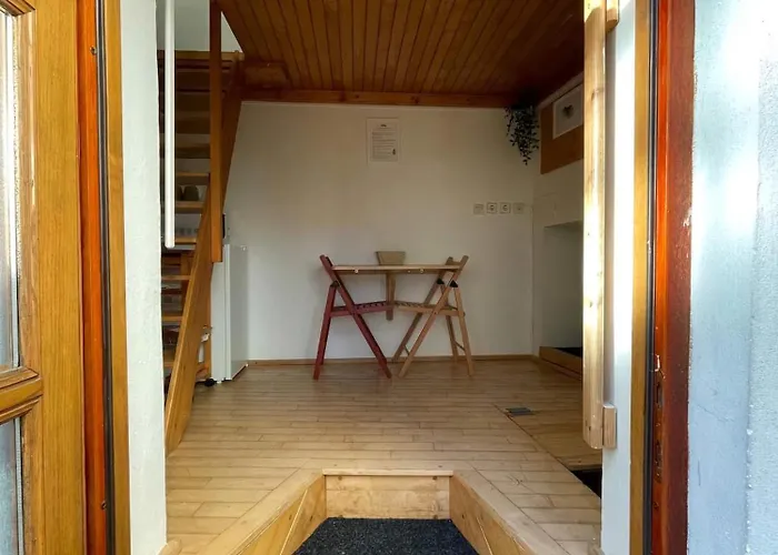 Super Small Micro-treehouse In The Centre Διαμέρισμα Λιουμπλιάνα